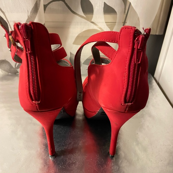 Qupid red platform stilettos - Picture 4 of 6